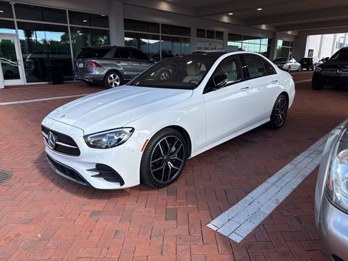 Used 2023 Mercedes-Benz E 350 Sedan image 2