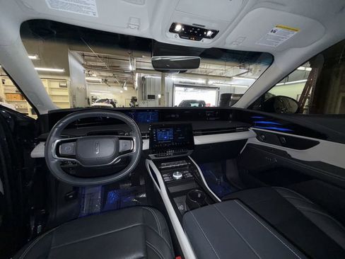 Used 2024 Lincoln Nautilus Premier w/ Equipment Group 102A image 11