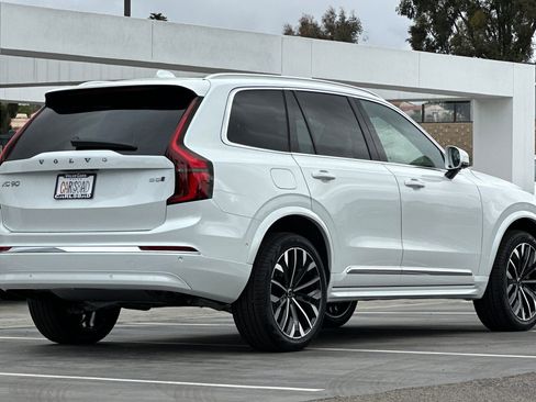 New 2026 Volvo XC90 B5 Plus AWD/4WD image 5