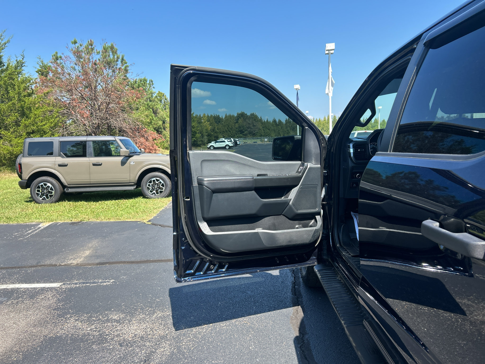 Certified 2023 Ford F150 XL w/ STX Appearance Package AWD/4WD image 17