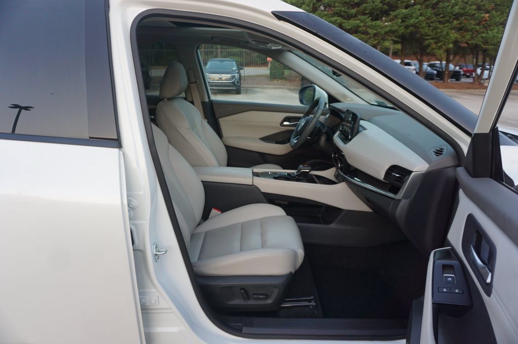 Used 2023 Nissan Rogue SL w/ SL Premium Package FWD image 16