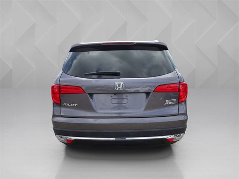 Used 2018 Honda Pilot Touring image 4