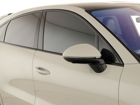 Used 2021 Porsche Cayenne GTS image 34