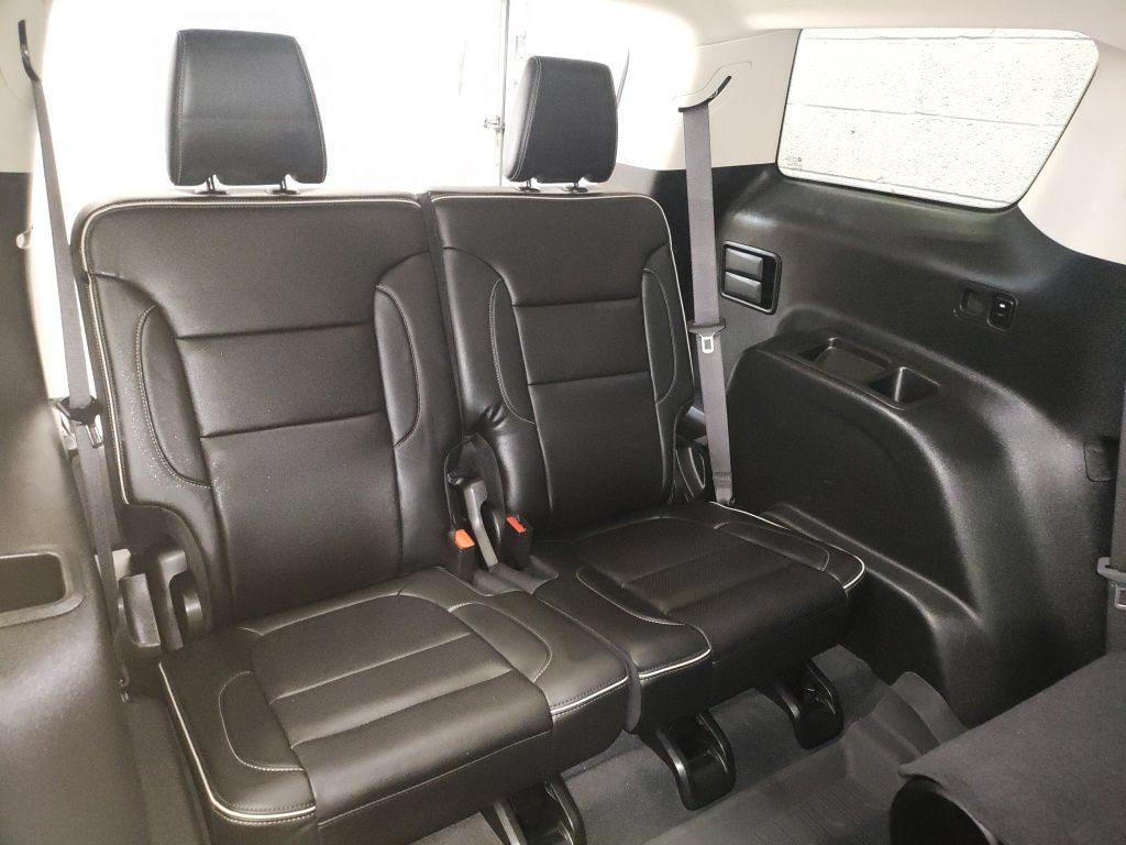 Used 2023 GMC Acadia Denali w/ Denali Technology Package FWD image 13