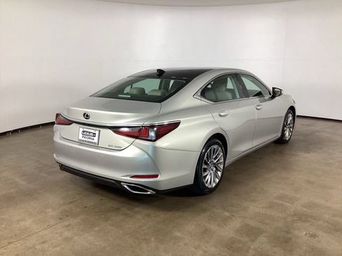Used 2019 Lexus ES 350 w/ Accessory Package FWD image 5