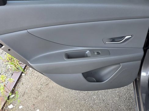 Used 2023 Hyundai Elantra SEL FWD image 22