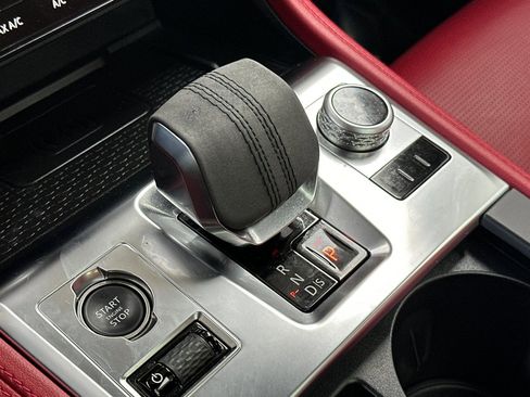 Used 2023 Jaguar F-PACE R-Dynamic S image 17