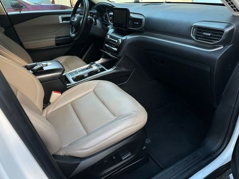 Used 2020 Ford Explorer XLT w/ Equipment Group 202A image 17