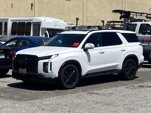 Used 2024 Hyundai Palisade XRT FWD image 2