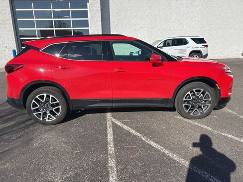 Used 2024 Chevrolet Blazer RS w/ Enhanced Convenience Package image 3