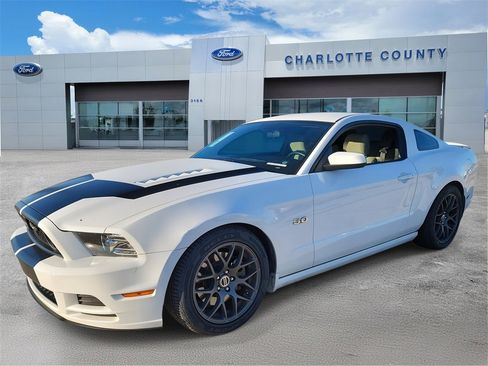 Used 2014 Ford Mustang GT image 2