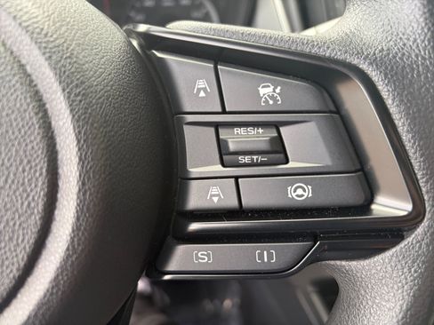 Used 2025 Subaru Crosstrek 2.5i Premium AWD/4WD image 20
