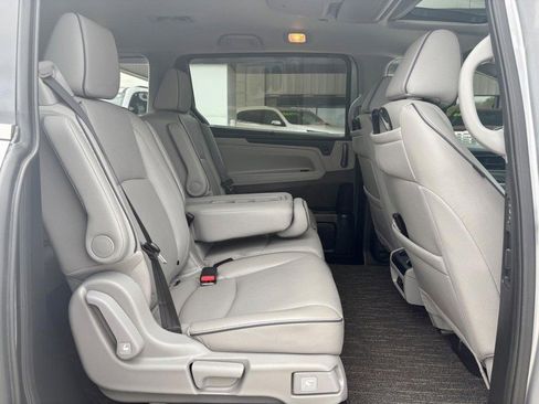 Used 2023 Honda Odyssey Elite image 13