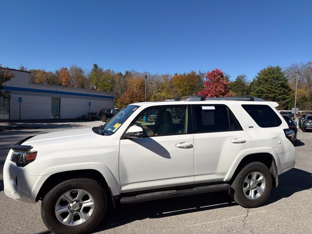 Used 2018 Toyota 4Runner SR5 Premium AWD/4WD image 2