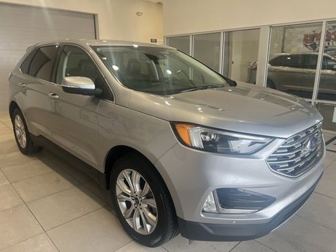 Used 2023 Ford Edge Titanium image 3