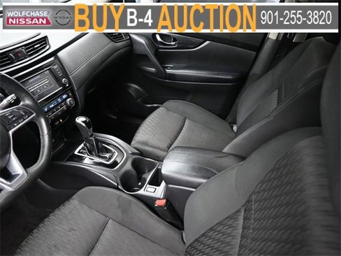 Used 2018 Nissan Rogue SV image 18