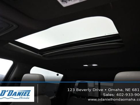 Used 2022 Chevrolet Silverado 1500 LTZ w/ LTZ Premium Package AWD/4WD image 35