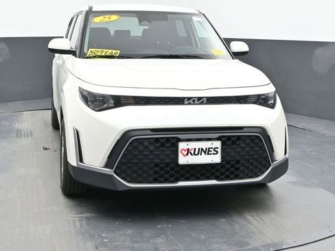 Used 2025 Kia Soul LX w/ LX Technology Package image 4