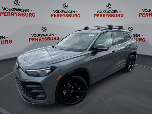 New 2026 Volkswagen Tiguan SE R-Line image 1