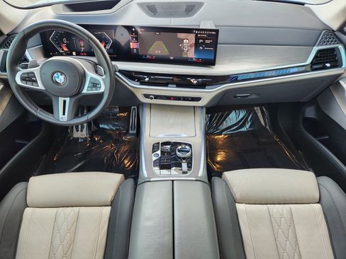 Used 2023 BMW X7 M60i w/ Executive Package image 27