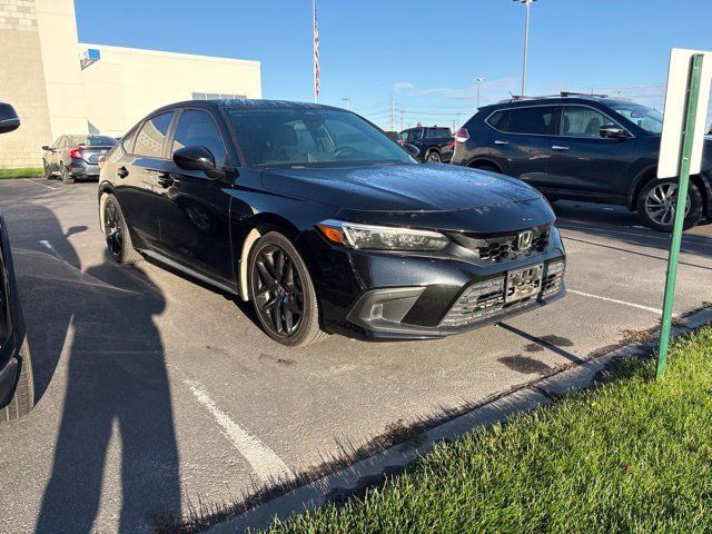Used 2023 Honda Civic Sport image 1