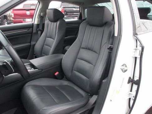 Used 2019 Honda Accord Touring image 17