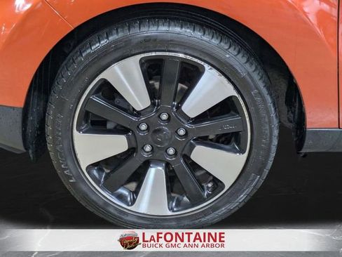 Used 2018 Kia Soul + FWD image 28
