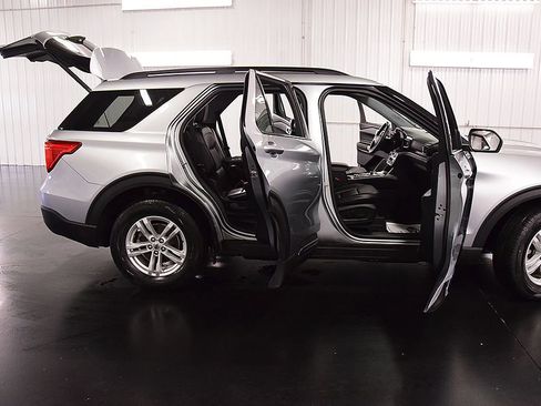 Used 2022 Ford Explorer XLT w/ Equipment Group 202A image 39