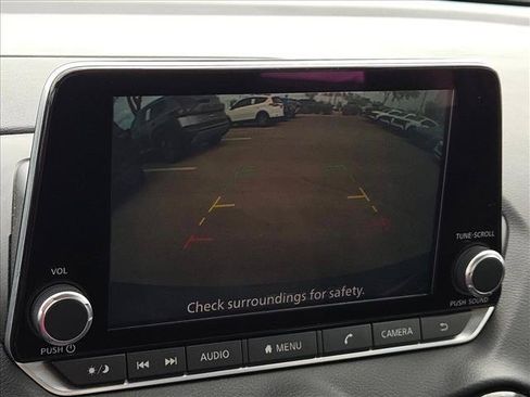 Used 2021 Nissan Sentra SV FWD image 12