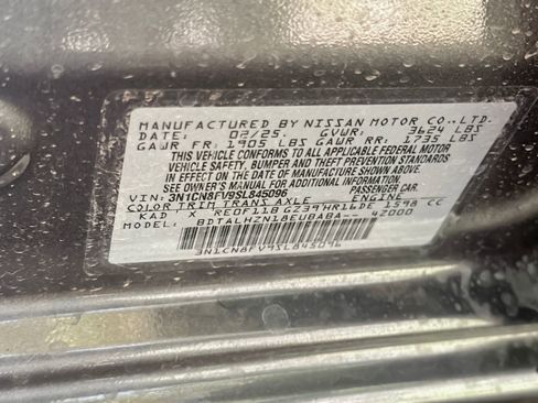 Used 2025 Nissan Versa SR w/ Trunk Package image 35