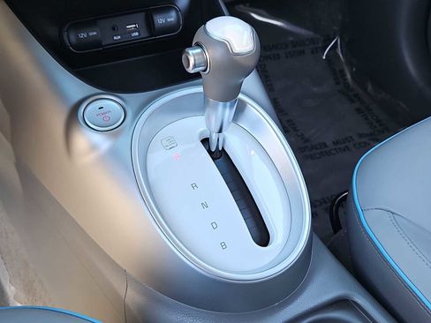 Used 2017 Kia Soul EV + image 33