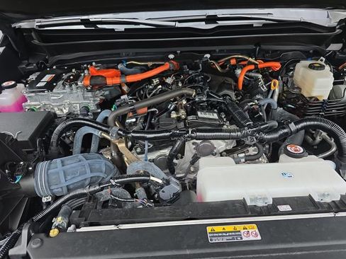 Used 2025 Toyota Tacoma Trailhunter image 29