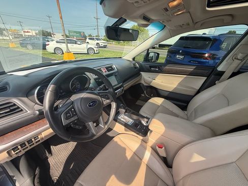 Used 2017 Subaru Outback 2.5i Limited AWD/4WD image 14