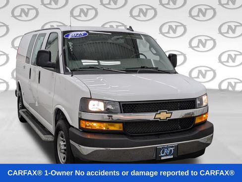 Used 2025 Chevrolet Express 2500 w/ Driver Convenience Package RWD image 12