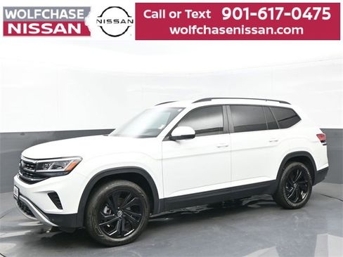 Used 2023 Volkswagen Atlas SE image 2