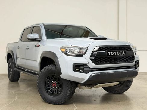 Used 2017 Toyota Tacoma TRD Pro AWD/4WD image 1