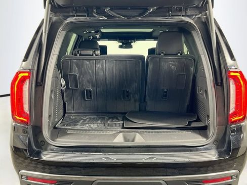 Used 2023 GMC Yukon AT4 w/ AT4 Premium Package AWD/4WD image 29