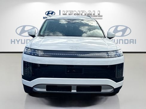 New 2026 Hyundai Ioniq 9 SE image 2