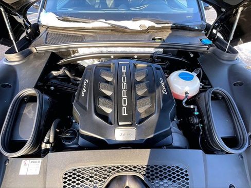 Used 2017 Porsche Macan Turbo w/ Premium Package Plus image 29
