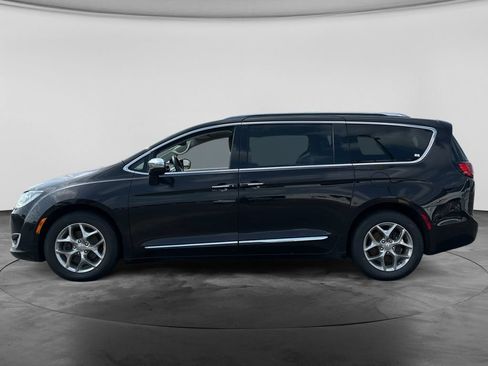 Used 2017 Chrysler Pacifica Limited w/ UConnect Theater Package FWD image 6