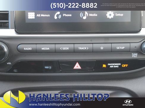 Used 2025 Hyundai Venue SEL image 22