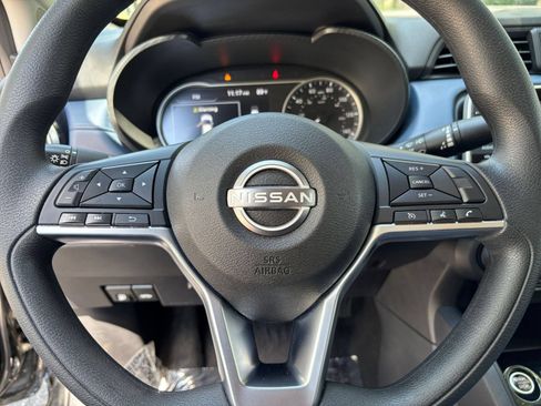Used 2025 Nissan Versa SV FWD image 27