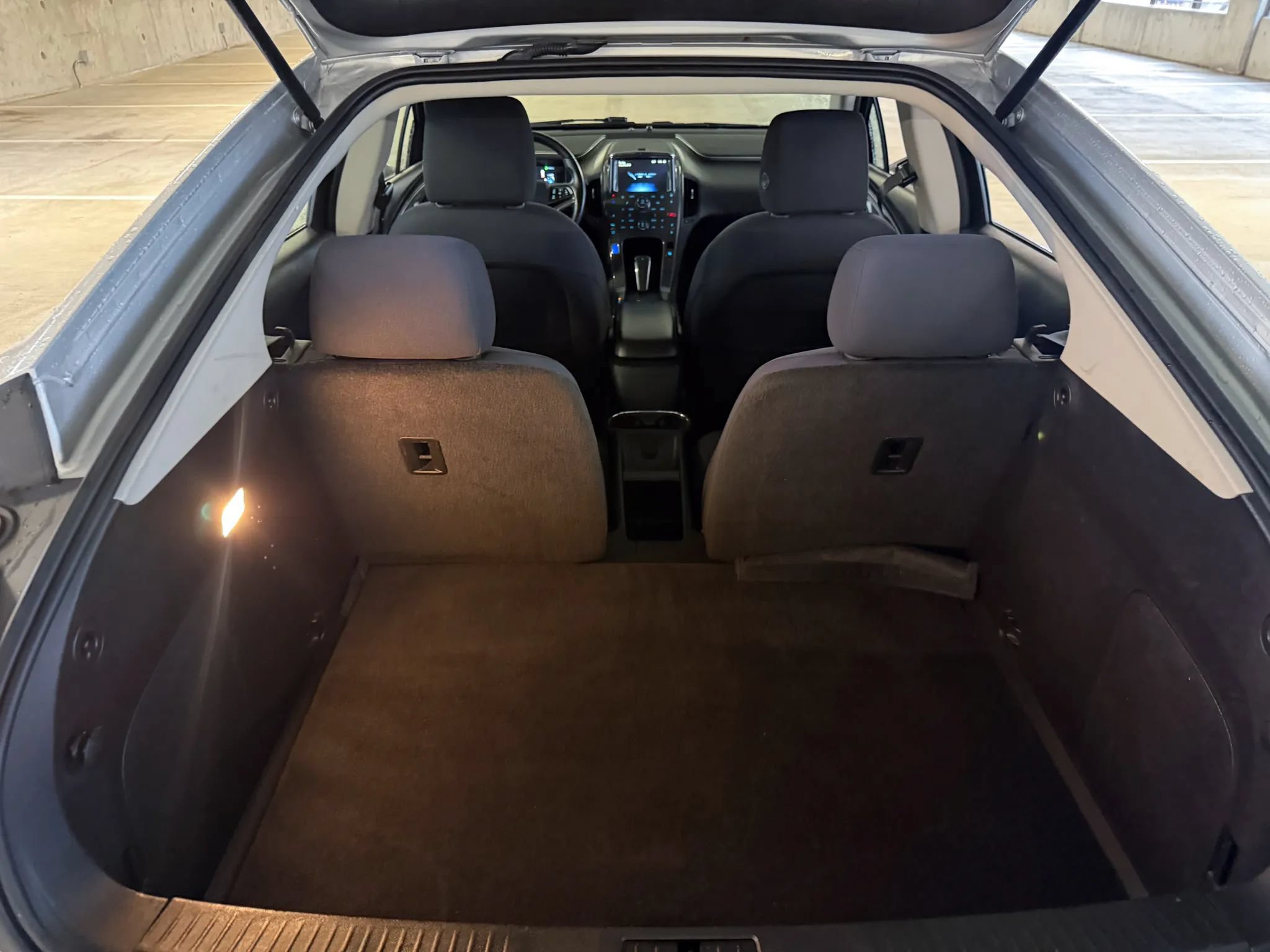 Used 2015 Chevrolet Volt FWD image 19