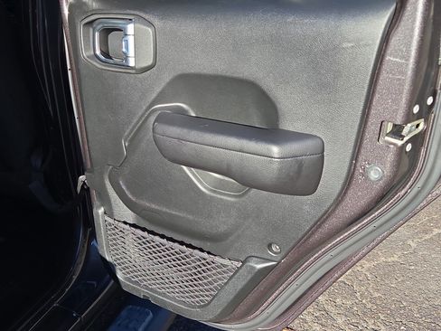 Used 2021 Jeep Wrangler Unlimited Sport image 18