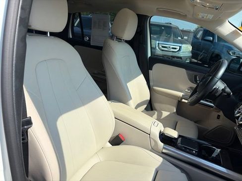 Used 2021 Mercedes-Benz GLA 250 4MATIC image 13