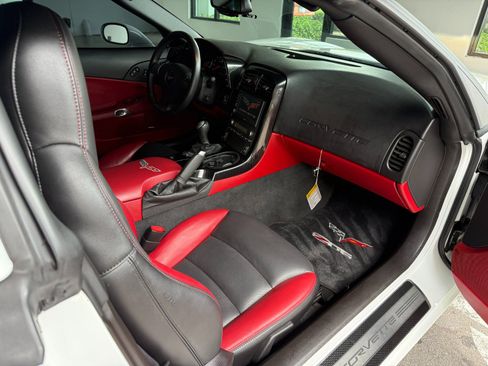 Used 2007 Chevrolet Corvette Z06 w/ Preferred Equipment Group RWD image 28