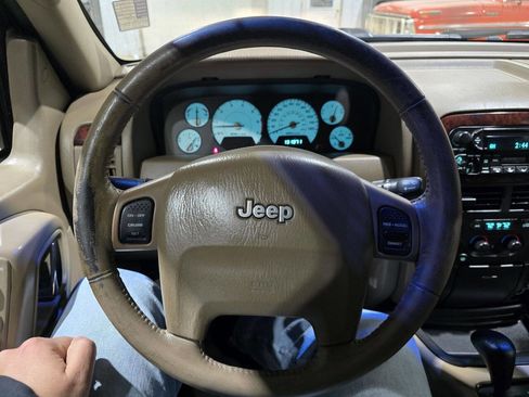 Used 2002 Jeep Grand Cherokee Limited image 39