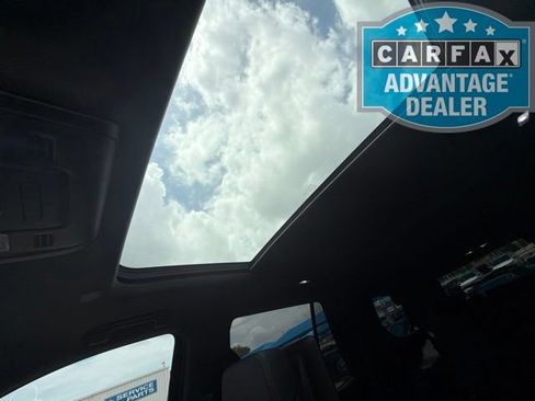 Used 2024 Chevrolet Tahoe Z71 w/ Luxury Package AWD/4WD image 8