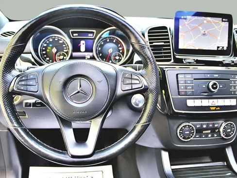 Used 2019 Mercedes-Benz GLS 450 4MATIC image 17