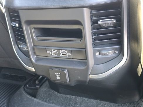 Used 2022 RAM 1500 Big Horn AWD/4WD image 35
